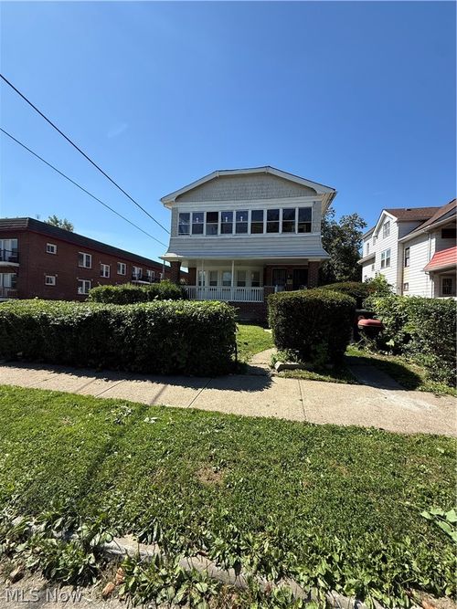 3328 E 139th St, Cleveland, OH, 44120-3927 | Card Image