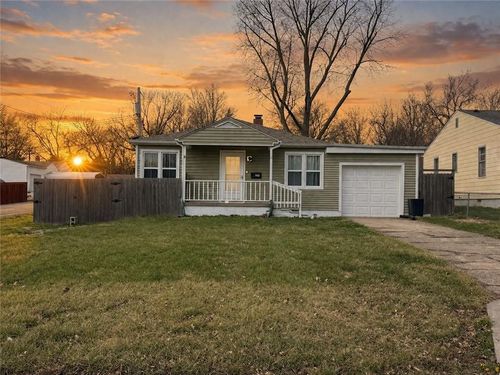 702 Sunset St, Chillicothe, MO, 64601-1910 | Card Image