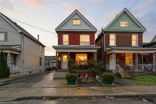 {{alt}} | Card Image