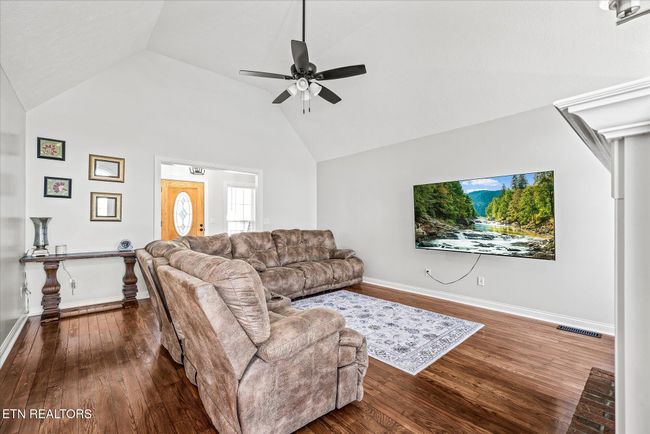 1036 Circle Dr, House other with 3 bedrooms, 2 bathrooms and null parking in Jamestown TN | Image 12