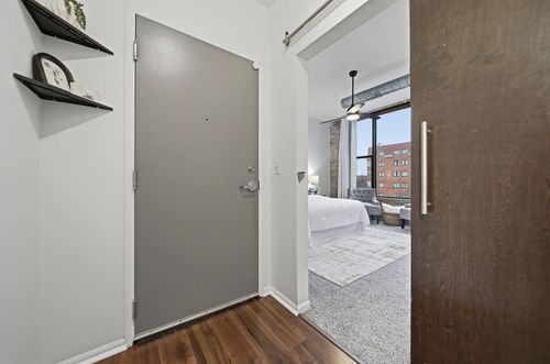 404-78 E Chestnut St, Columbus, OH, 43215-2699 | Card Image