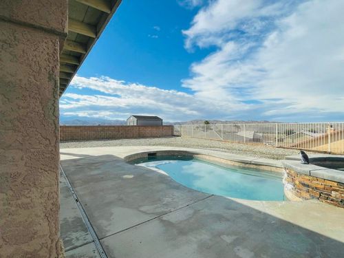 57088 Millstone Dr, Yucca Valley, CA, 92284-9511 | Card Image