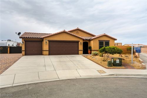 5540 S Gilliam St, Pahrump, NV, 89061-0123 | Card Image