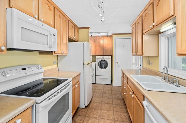 18 Bridle Path Trl, House other with 2 bedrooms, 2 bathrooms and null parking in Concord NH | Image 7