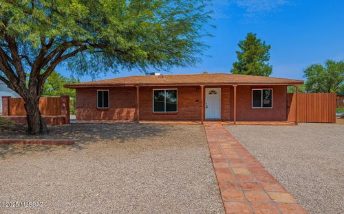 831 E Hedrick Dr, Tucson, AZ, 85719-2532 | Card Image