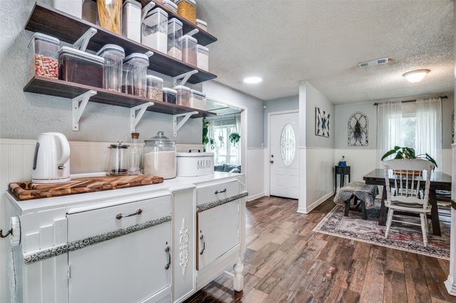 808 Kathrine Ct, House other with 3 bedrooms, 3 bathrooms and null parking in Cedar Hill TX | Image 4