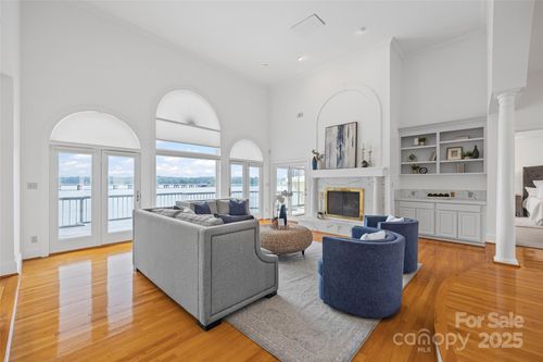 16108 Woolwine Rd, Charlotte, NC, 28278-8805 | Card Image
