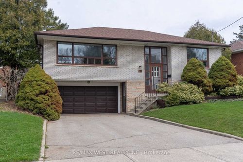 29 Fulwell Cres, North York, ON, M3J1Y4 | Card Image