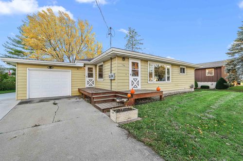 109 W Midway Street, ROSENDALE, WI, 54974 | Card Image