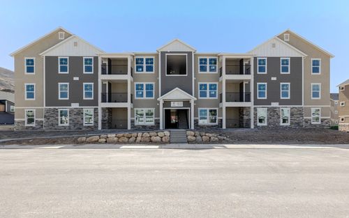 p302-675 W 4500 S, Mapleton, UT, 84664-5106 | Card Image