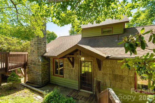 324 Celestial Dr, Blowing Rock, NC, 28605-9132 | Card Image