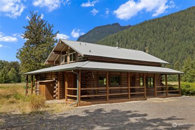 11092 Us Hwy 12, House other with 1 bedrooms, 2 bathrooms and null parking in Randle WA | Image 2