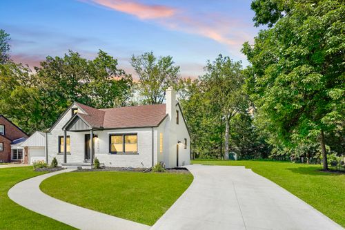 20501 Old Homestead Dr, Harper Woods, MI, 48225-2052 | Card Image