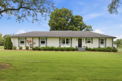 656 Spring Creek Ln, Lebanon, TN, 37090-7167 | Card Image