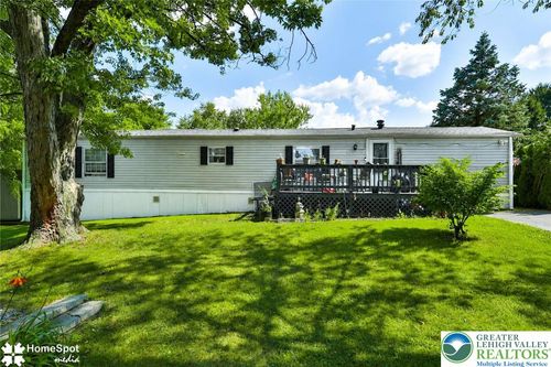 3461 Wolf Pack Dr, Orefield, PA, 18069-2160 | Card Image