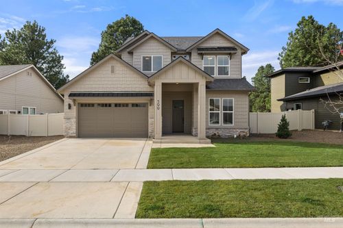 611 N Hiltonhead Way, Eagle, ID, 83616-1002 | Card Image