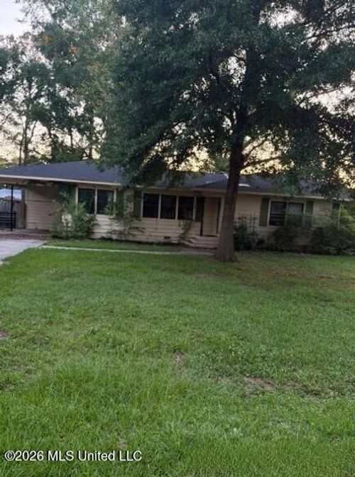 109 Bailey Ave, Quitman, MS, 39355-2703 | Card Image