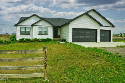 13351 Meadow Creek St, Williston, ND, 58801-9241 | Card Image