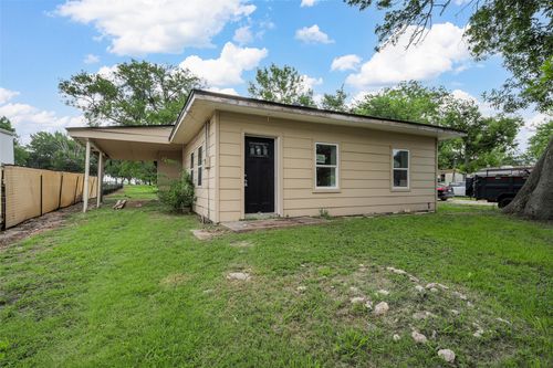 306 N Goddard St, Mart, TX, 76664-1221 | Card Image
