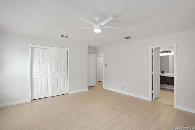 9814 Shawnee Blf, House other with 4 bedrooms, 2 bathrooms and null parking in Converse TX | Image 15