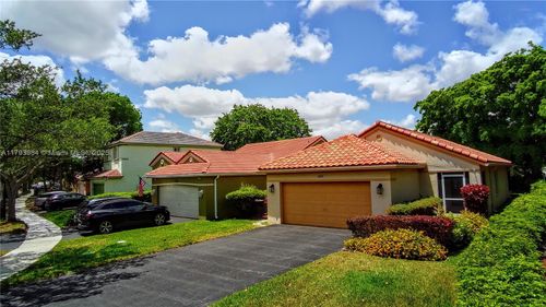 1583 Presidio Dr, Weston, FL, 33327-1766 | Card Image