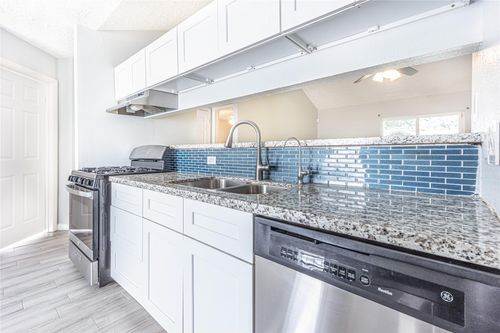 1010 Woodbridge Ave, Pearland, TX, 77584-2376 | Card Image