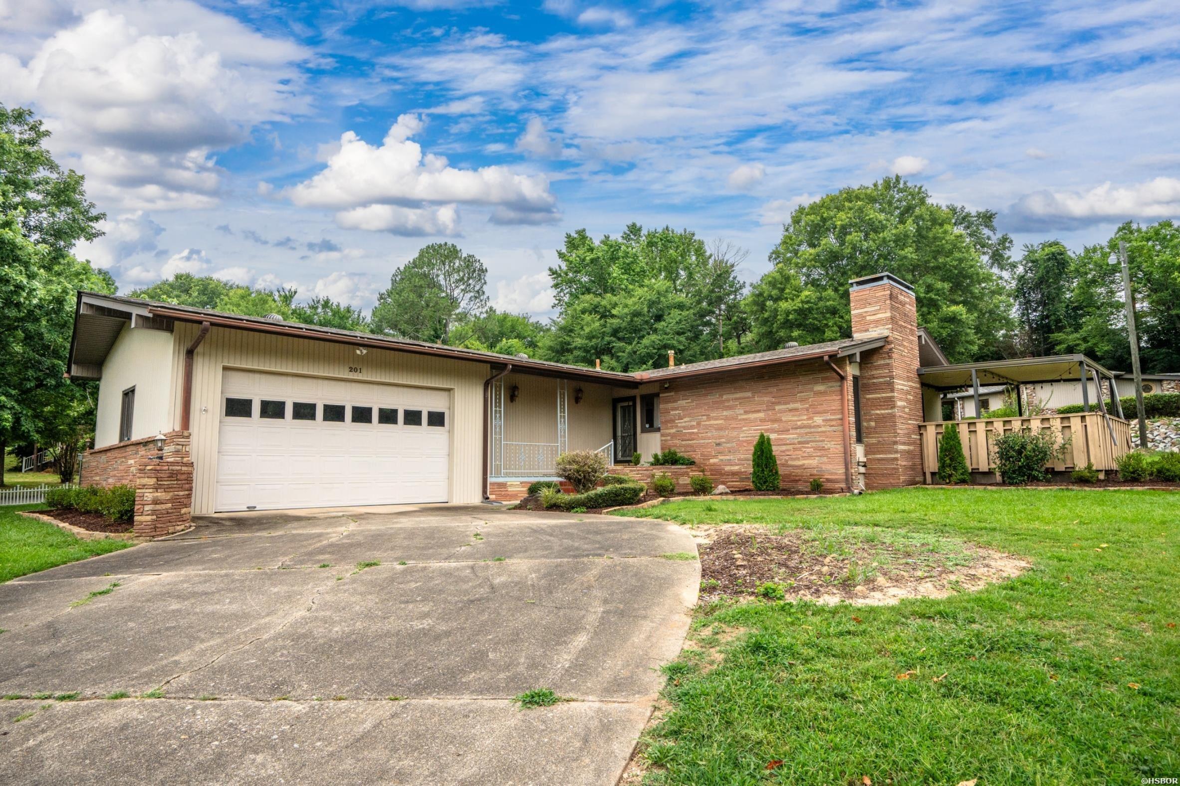Shawnee St, Hot Springs, AR 71901