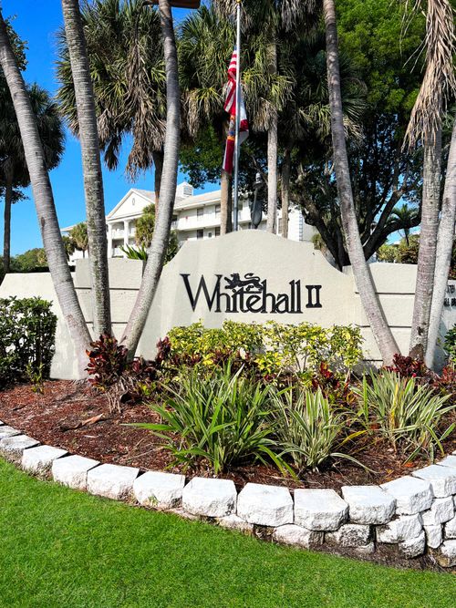 203-1709 Whitehall Dr, Davie, FL, 33324-6966 | Card Image