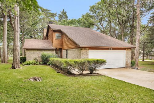 105 Seminole Dr, New Ulm, TX, 78950-2221 | Card Image