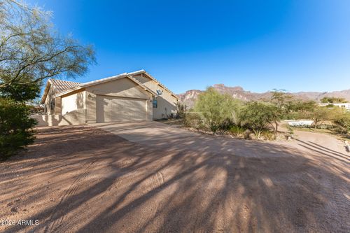 368 N Mountain View Rd, Apache Junction, AZ, 85119-8631 | Card Image