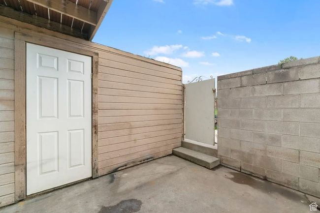 View of outdoor structure | Image 8