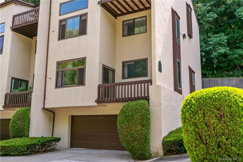 343 N Greeley Ave, Chappaqua, NY, 10514-2748 | Card Image