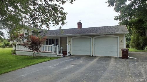 10755 Sober Rd, Webberville, MI, 48892-9512 | Card Image