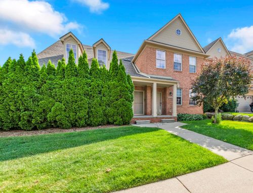 5196 Mesa Dr, Shelby Twp, MI, 48316-5736 | Card Image