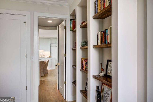 APT-21E - 2575 Peachtree Rd Ne, Condo with 2 bedrooms, 2 bathrooms and null parking in Atlanta GA | Image 21