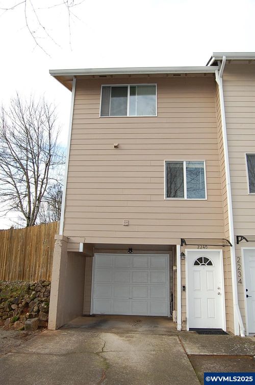 2240 Maplewood Dr S, Salem, OR, 97306-2319 | Card Image