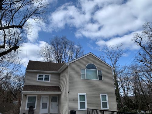 32 Hammond Rd, Glen Cove, NY, 11542-4338 | Card Image