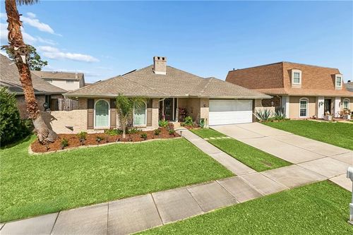 78 Granada Dr, Kenner, LA, 70065-3145 | Card Image
