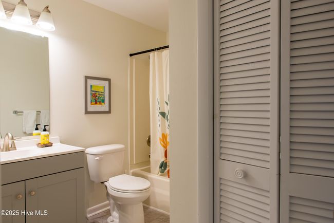 2301B - 2301 Surfrider Cir, Condo with 2 bedrooms, 2 bathrooms and null parking in Kure Beach NC | Image 21