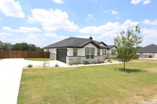 109 Hondo Dr, La Vernia, TX, 78121-0177 | Card Image