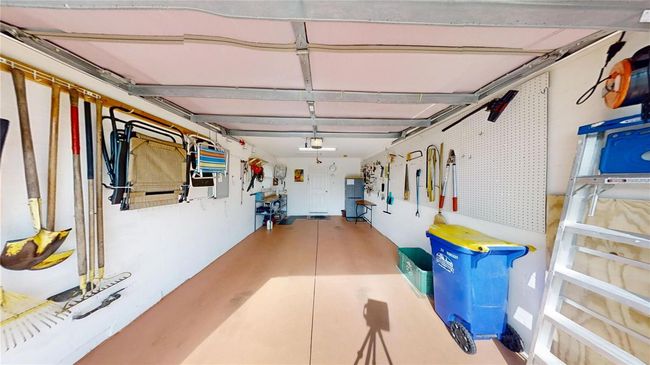Garage | Image 23
