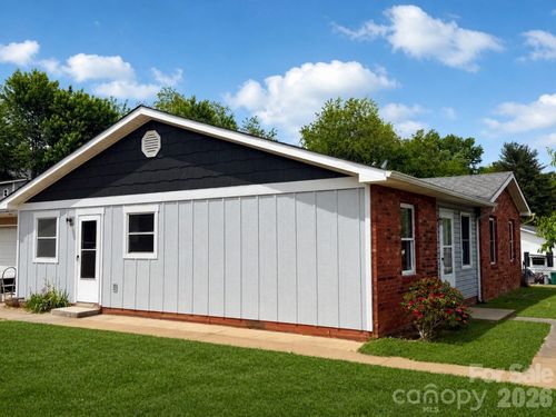 20 Mount Carmel Dr, Asheville, NC, 28806-2117 | Card Image