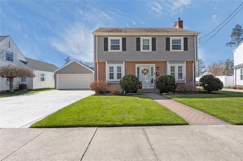 21 Belgrade Ave, Pawtucket, RI, 02861-3601 | Card Image