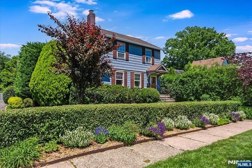 44 Dodd St, Montclair, NJ, 07042-5020 | Card Image