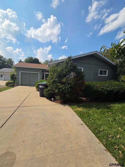 714 N 46th St, Omaha, NE, 68132 | Card Image