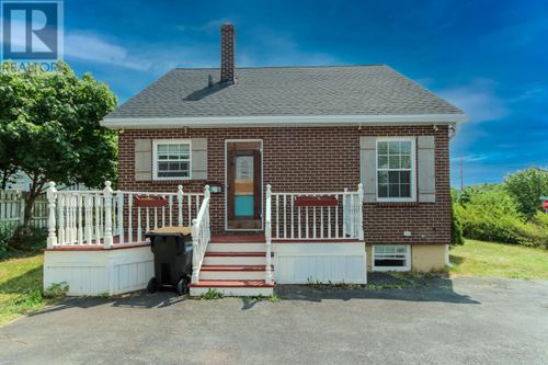 16 Mcnaughton Dr, St. John's, NL, A1A2E3 | Card Image