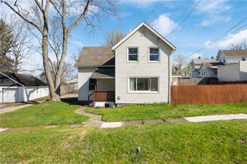 425 Myrtle Ave, Cuyahoga Falls, OH, 44221-3329 | Card Image