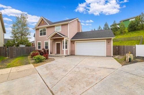 2421 White Ave, Moscow, ID, 83843-5097 | Card Image