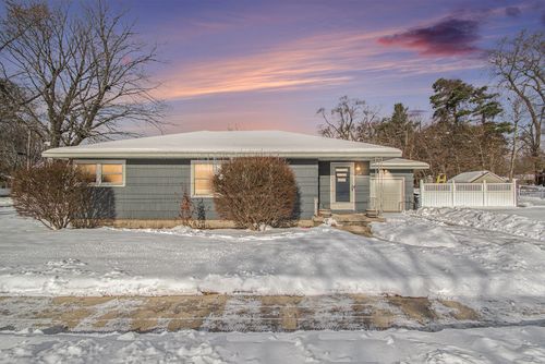 409 South St, Spring Lake, MI, 49456-2069 | Card Image