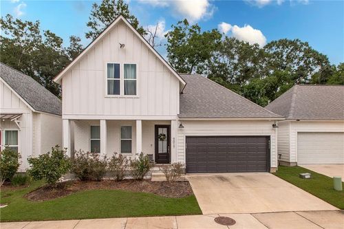 9017 Stonecroft Ave, Baton Rouge, LA, 70810-2678 | Card Image
